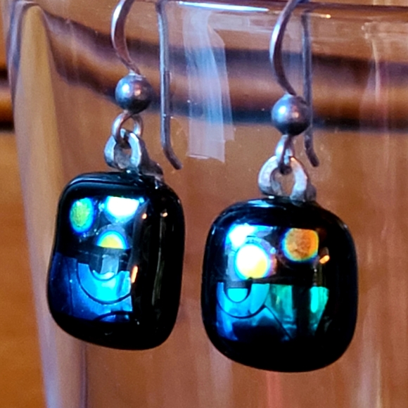 Black Glass Earrings w silver findings - Picture 3 of 10